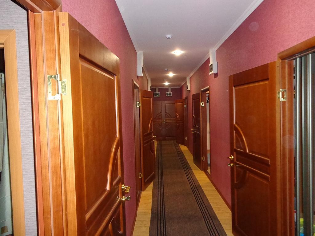ホテルBarin サラトフ 部屋 写真